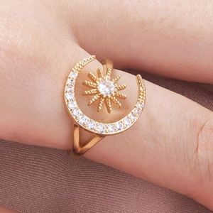 🔥 Adjustable golden moon and star ring
